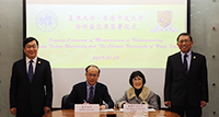 President Tuan (right) and President Xu (left) witnessed the renewal of Shanghai-Hong Kong Development Institute between CUHK and FDU